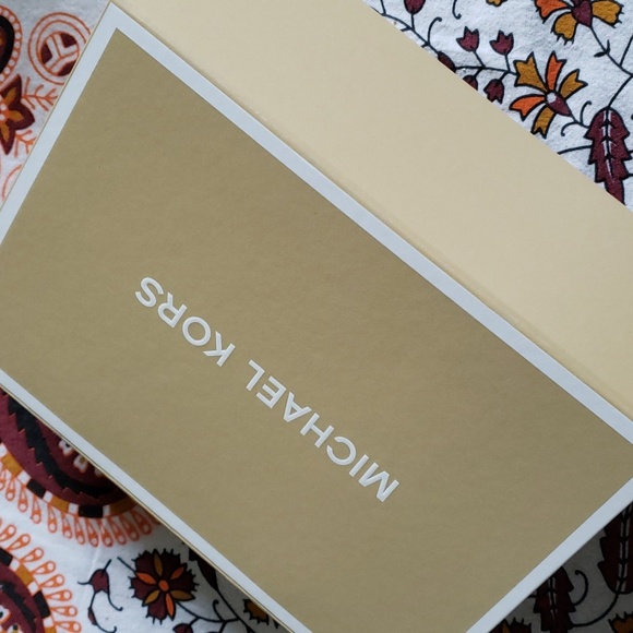 Michael Kors "Carmen" Red Leather Crossbody/Shoulder Bag NWT NIB *Host Pick* - Picture 8 of 9